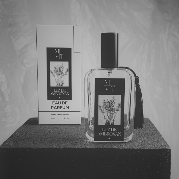 PERFUME LUZ DE AMBROXAN 100ML - Imagen 4