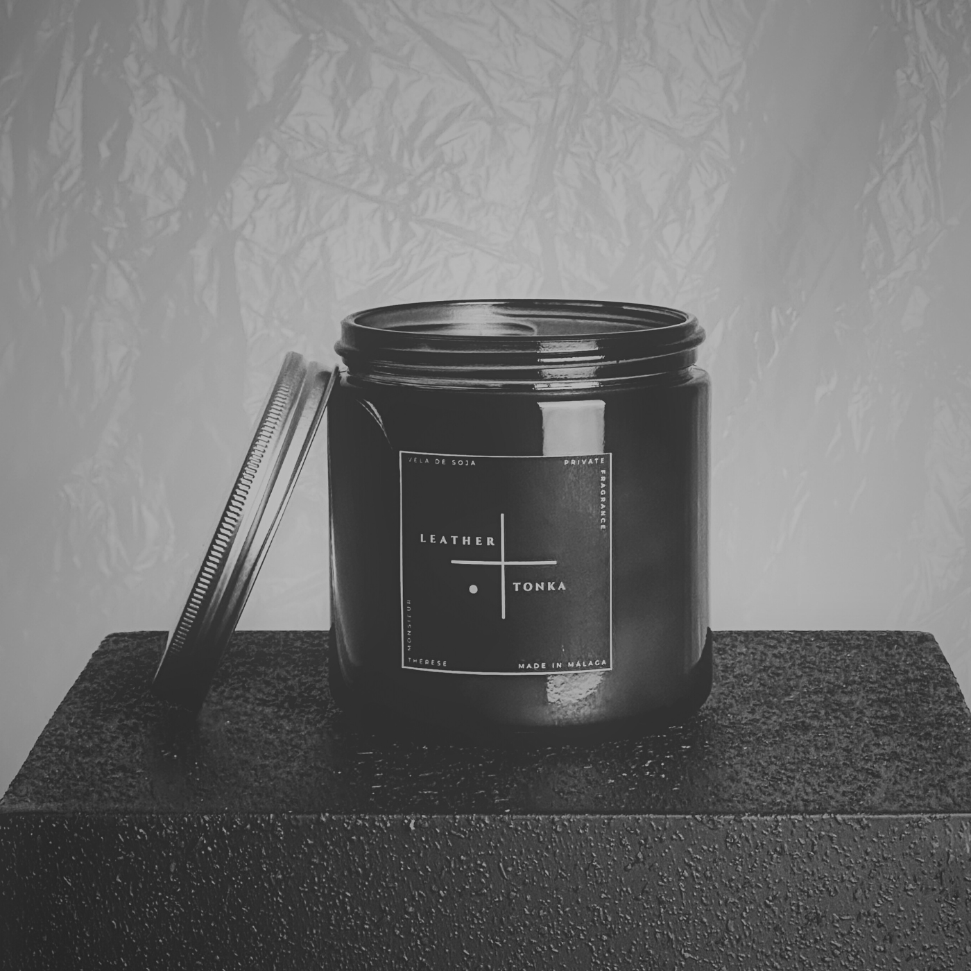 VELA LEATHER & TONKA 350G VELA LEATHER & TONKA 350G